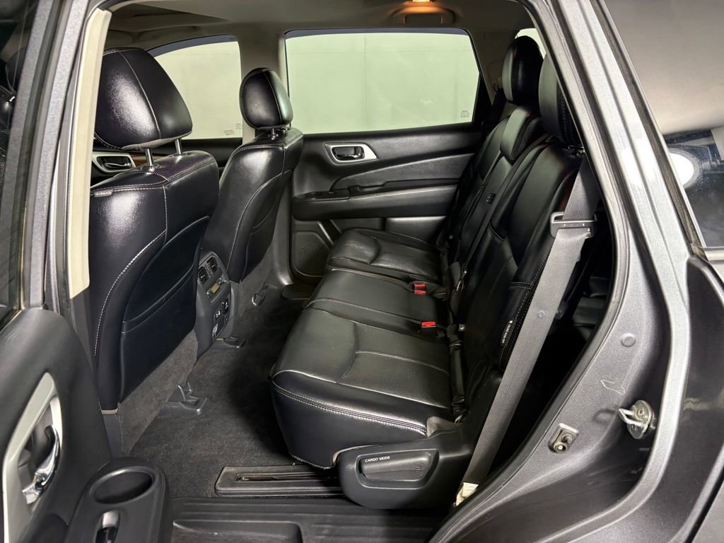 Used 2020 Nissan Pathfinder Platinum image 29