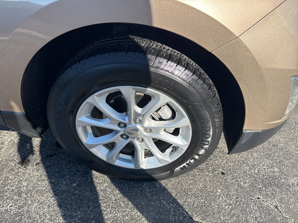 Used 2019 Chevrolet Equinox LT w/ Driver Convenience Package FWD image 11