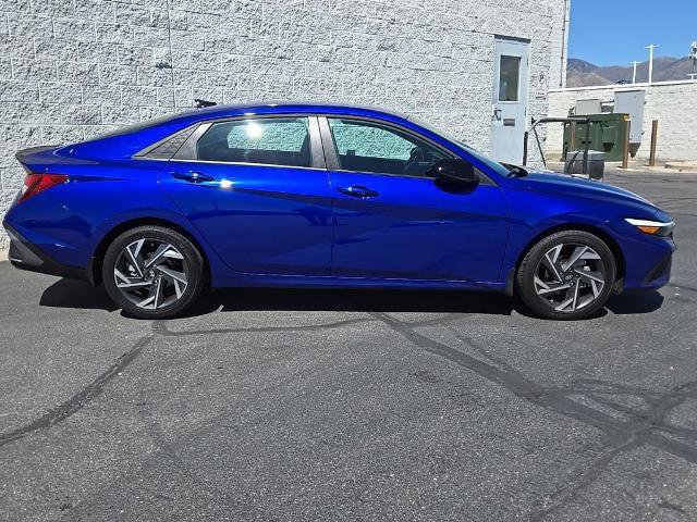 Used 2025 Hyundai Elantra Sport FWD image 2