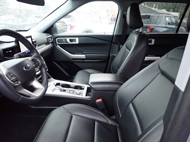 Certified 2023 Ford Explorer XLT w/ Equipment Group 202A image 16