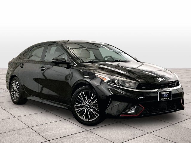 Used 2022 Kia Forte GT-Line w/ GT-Line Technology Package FWD image 2