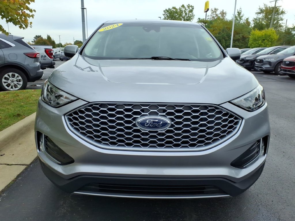 Certified 2024 Ford Edge SEL w/ Convenience Package AWD/4WD image 2