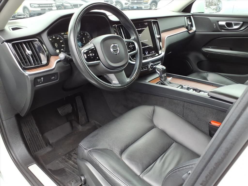 Used 2021 Volvo S60 T5 Momentum w/ Climate Package image 13