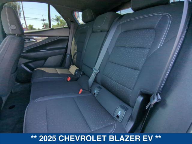 Used 2025 Chevrolet Blazer EV LT FWD image 21