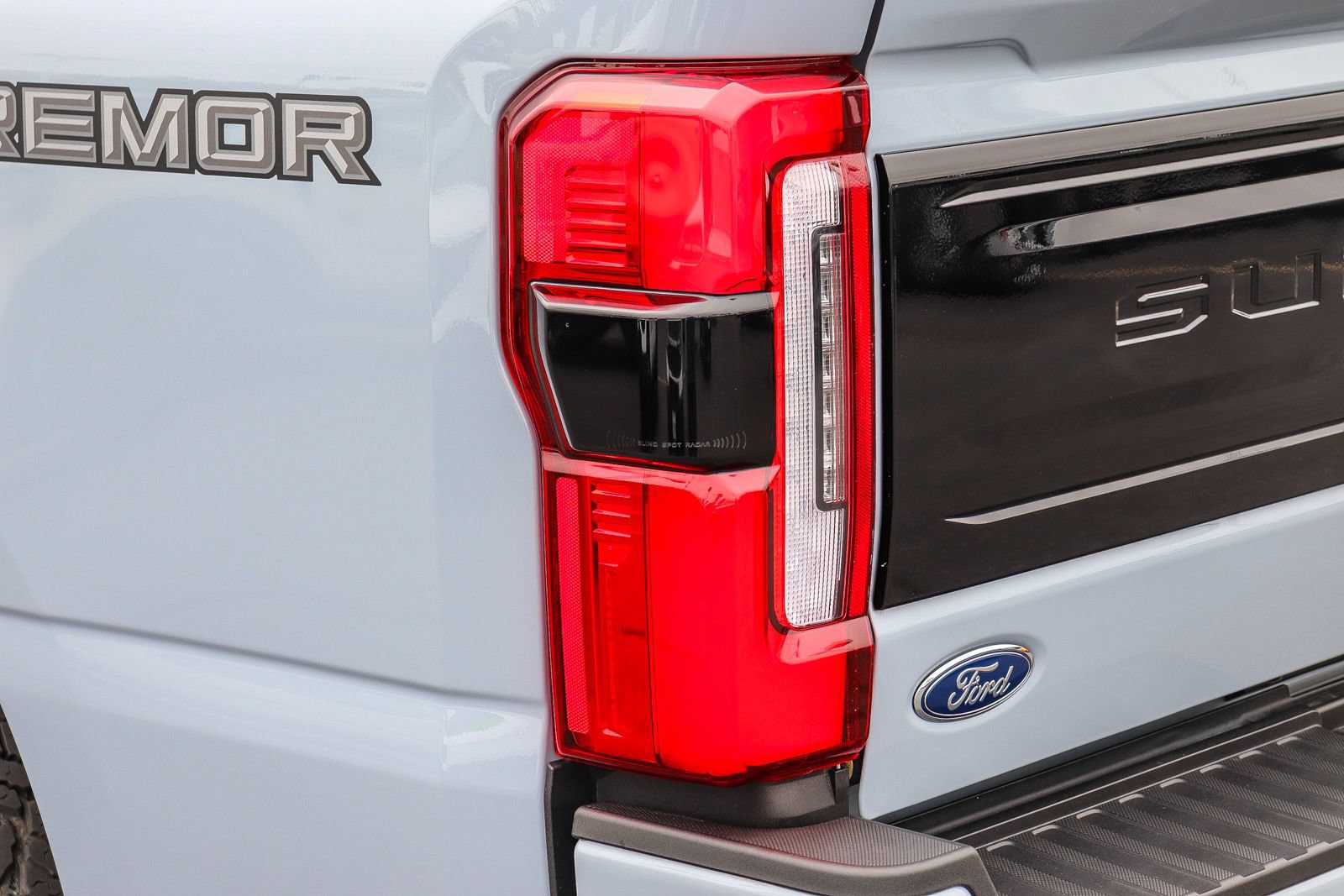 Certified 2025 Ford F250 Platinum w/ Tremor Off-Road Package AWD/4WD image 7