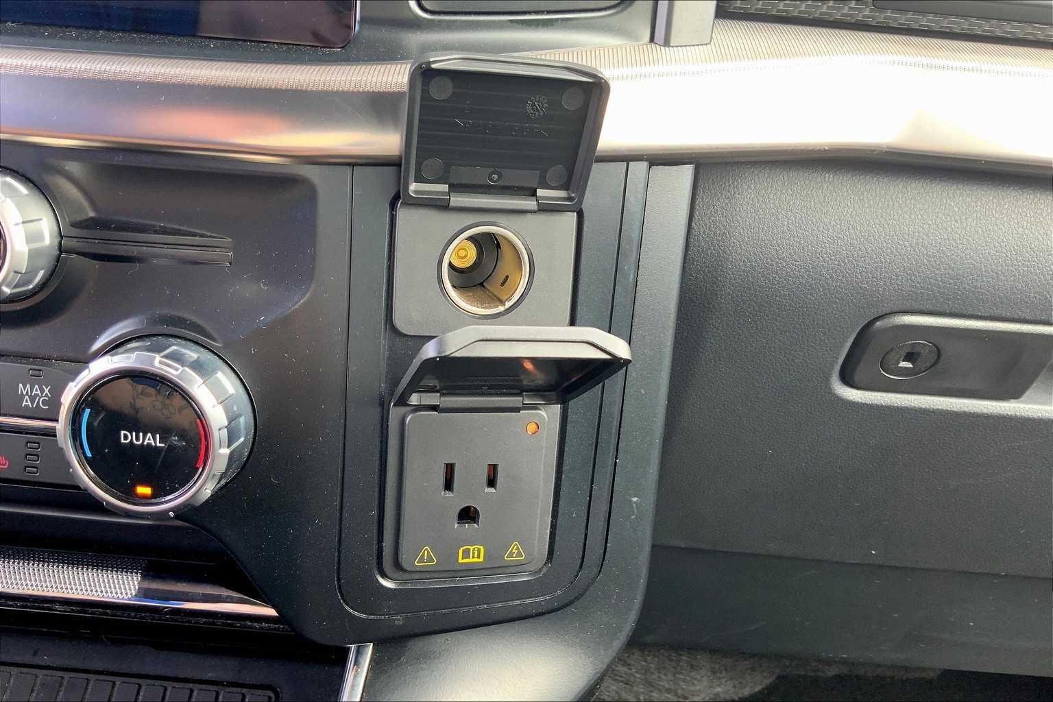 Certified 2023 Ford F150 Raptor w/ Raptor Carbon Fiber Package image 32