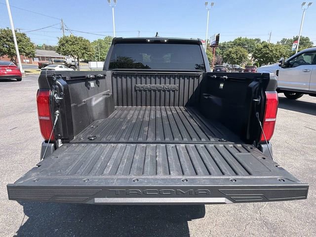 Used 2025 Toyota Tacoma SR5 AWD/4WD image 24