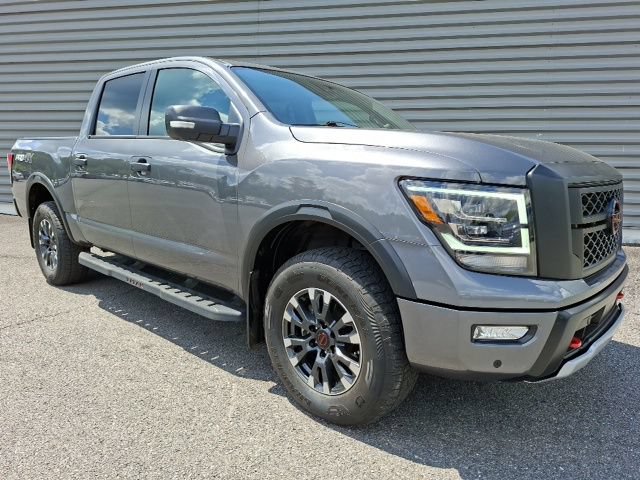 Used 2024 Nissan Titan PRO-4X w/ Pro-4x Convenience Package AWD/4WD image 1