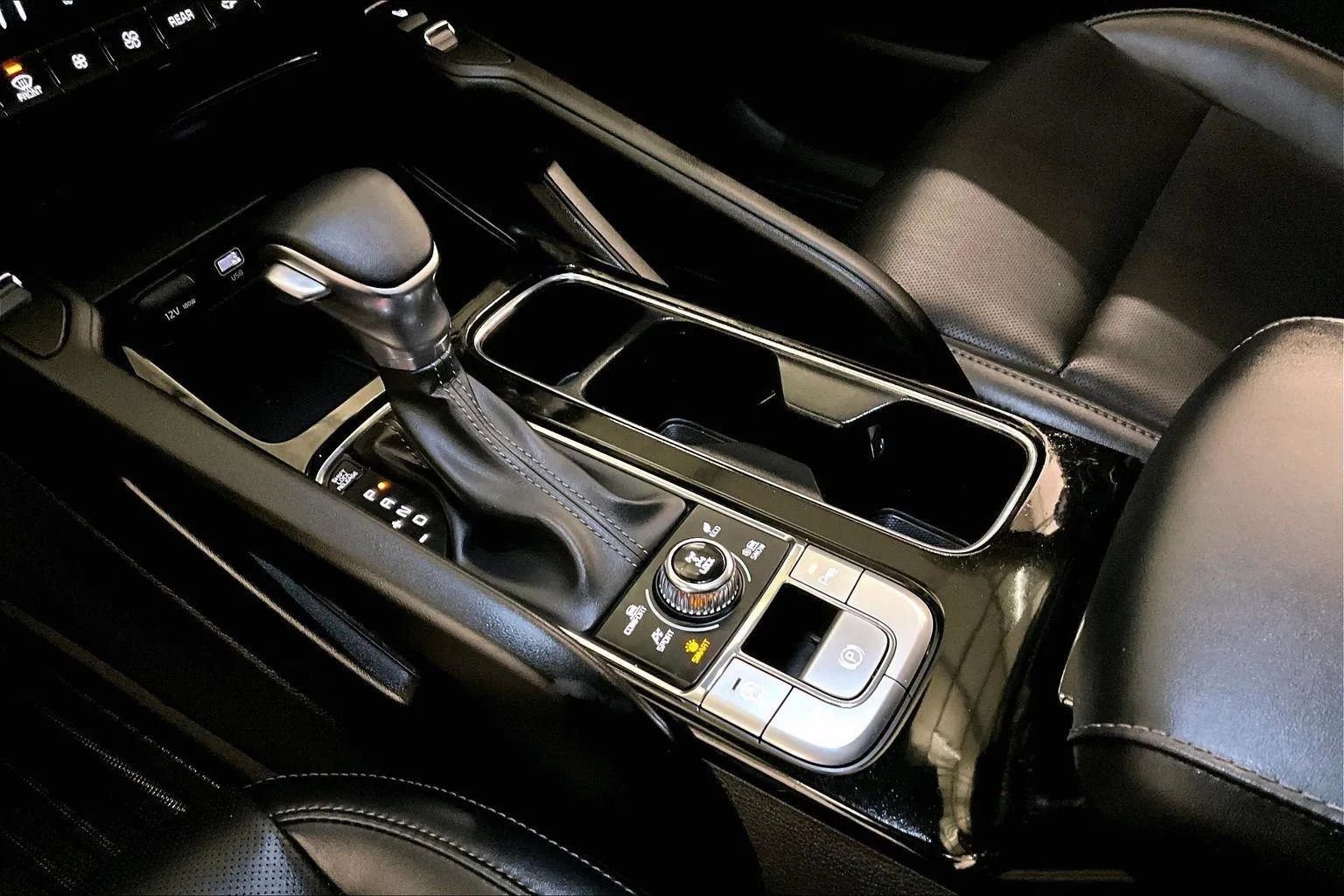 Used 2025 Kia Telluride S image 16