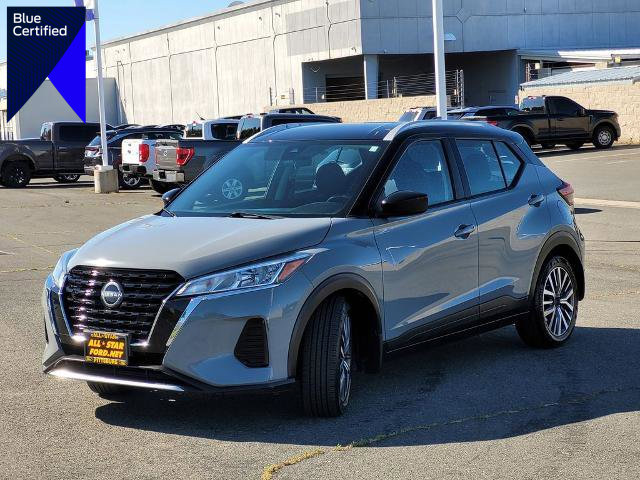Used 2022 Nissan Kicks SV image 1