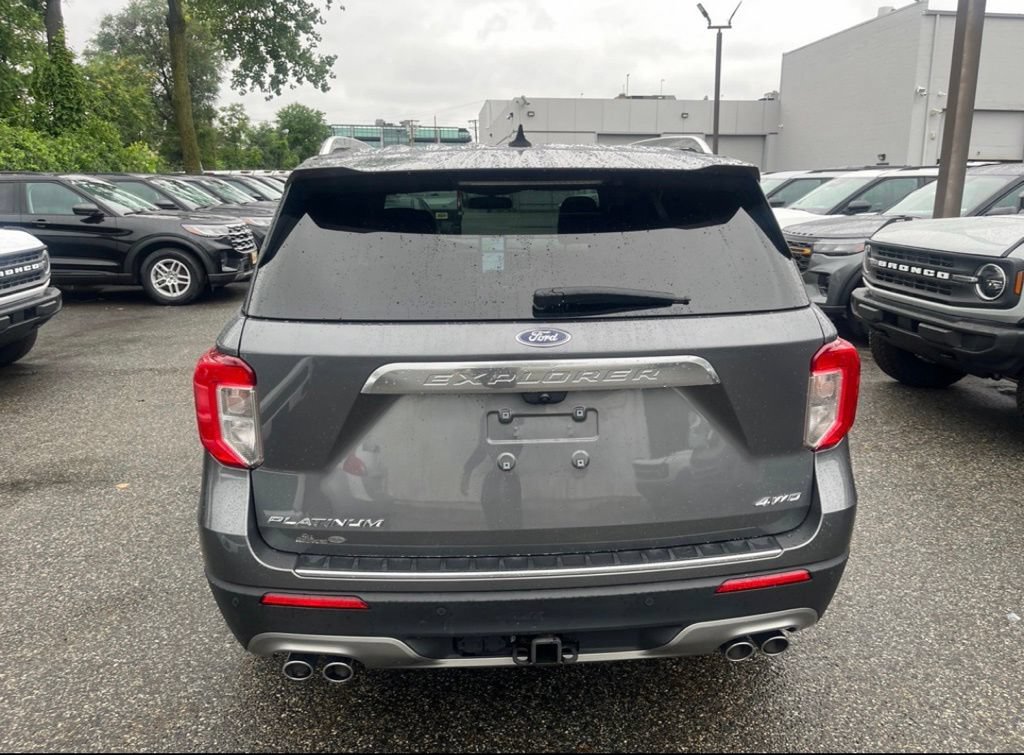 Certified 2022 Ford Explorer Platinum w/ Equipment Group 601A AWD/4WD image 6