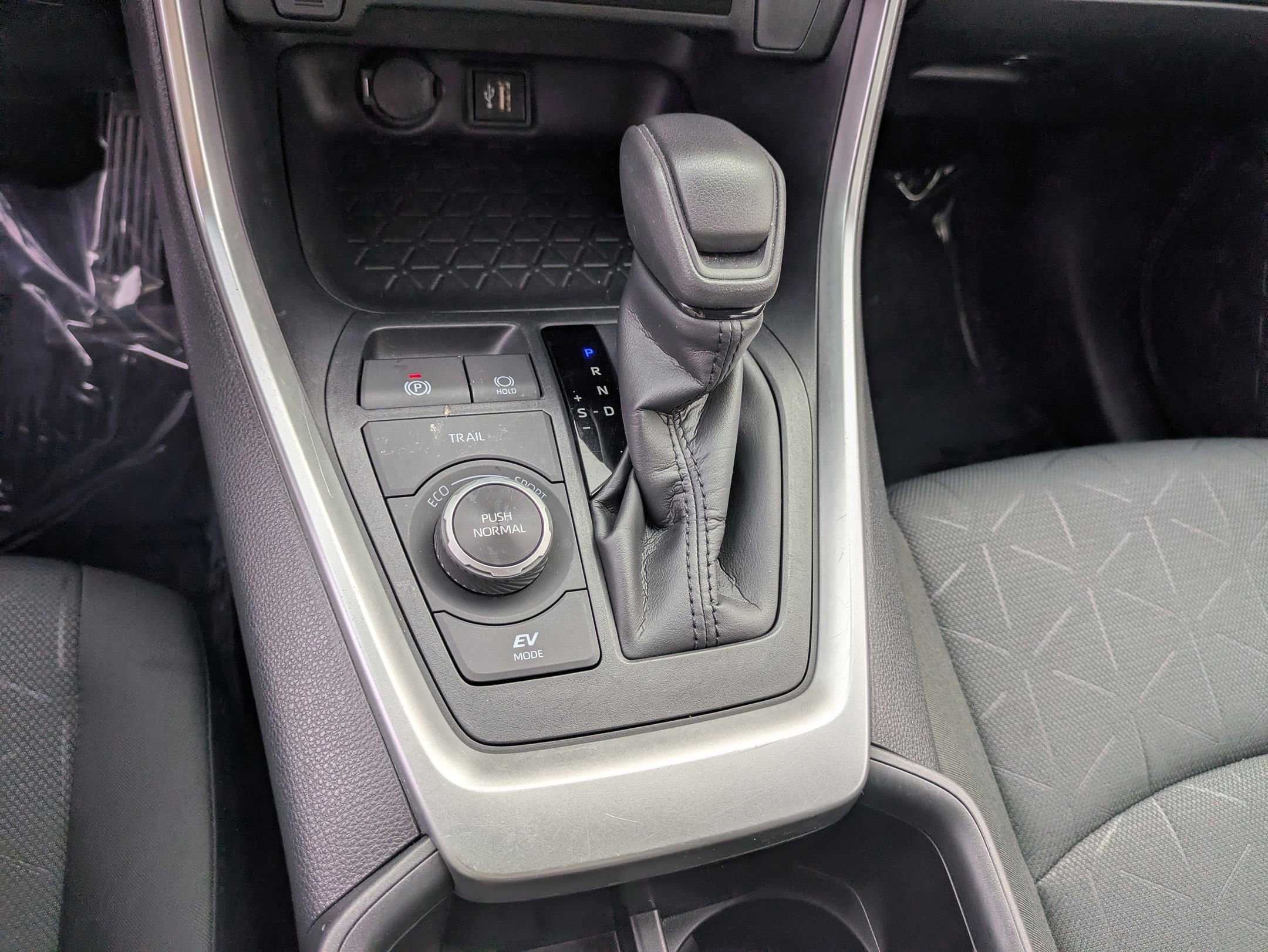 Used 2024 Toyota RAV4 XLE image 21