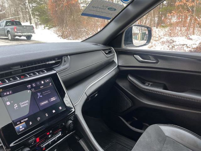 Used 2024 Jeep Grand Cherokee Altitude image 29