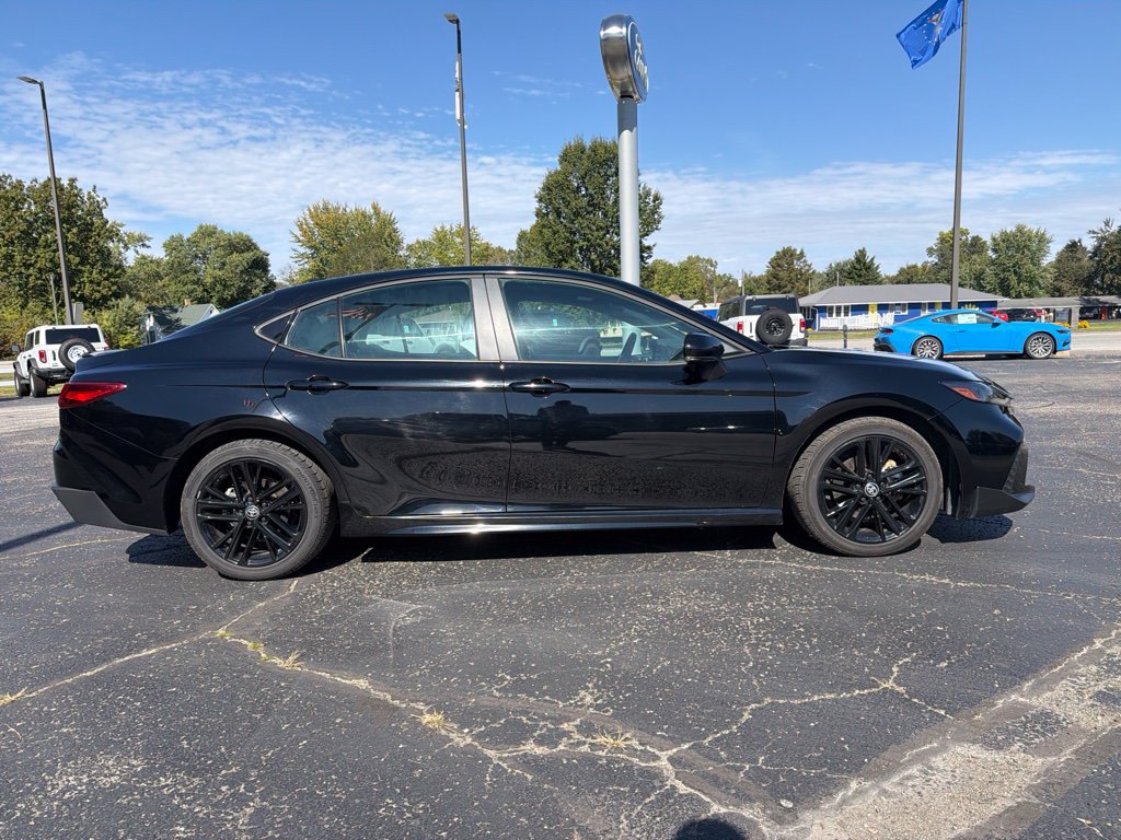 Used 2025 Toyota Camry SE FWD image 7