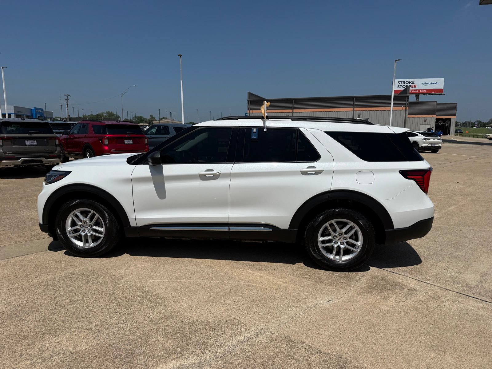 Certified 2025 Ford Explorer Active w/ Active Comfort Package RWD image 8