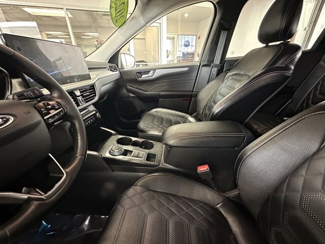 Certified 2023 Ford Escape Platinum w/ Premium Technology Package AWD/4WD image 11