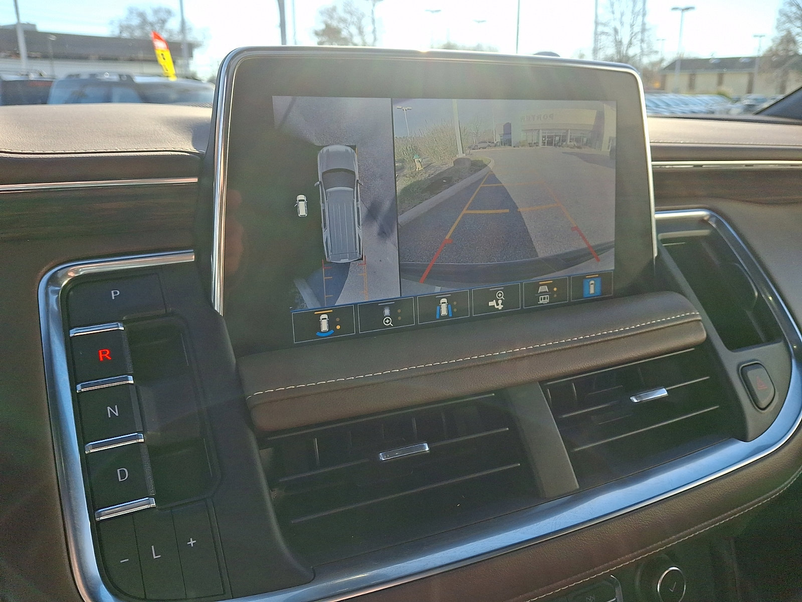 Used 2021 Chevrolet Suburban High Country image 24