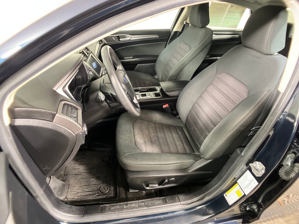 Certified 2020 Ford Fusion SE image 29