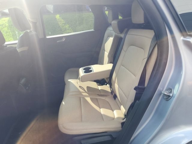 Certified 2022 Ford Escape SEL w/ Technology Package AWD/4WD image 13