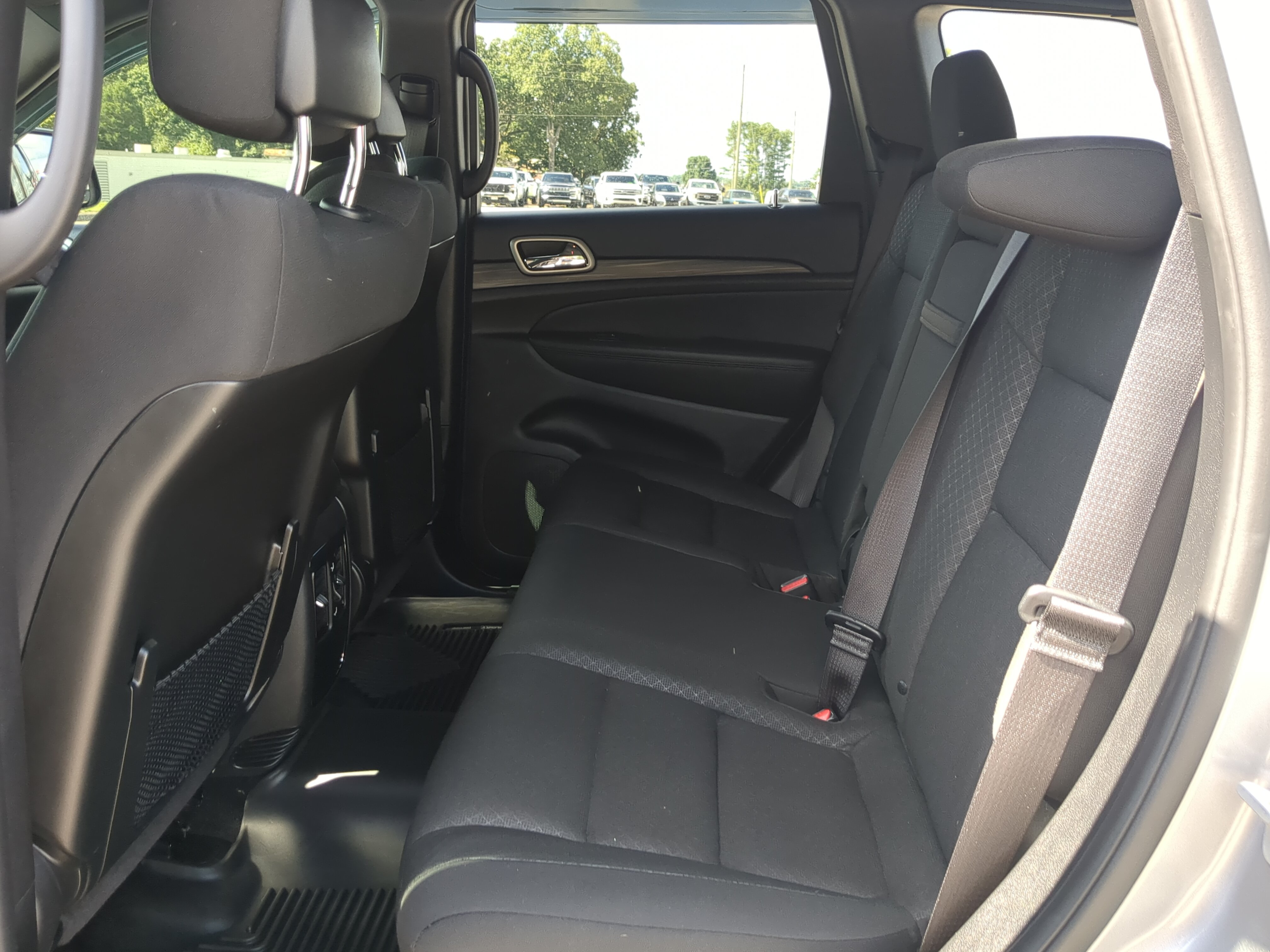 Used 2021 Jeep Grand Cherokee Laredo RWD image 12