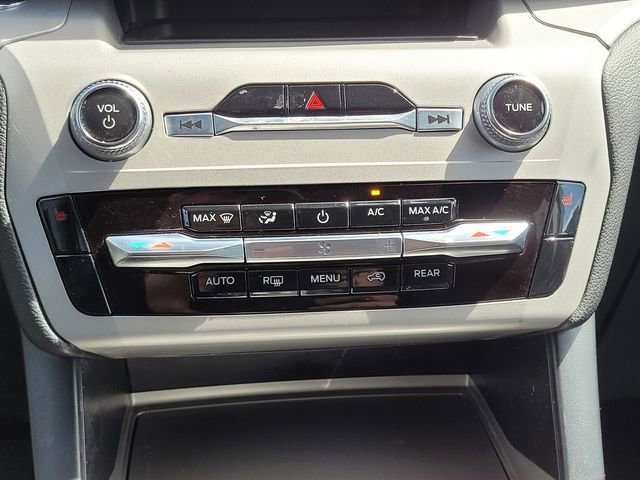 Certified 2023 Ford Explorer XLT RWD image 24