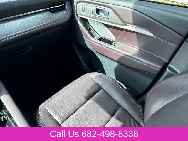 Certified 2025 Ford Explorer Platinum RWD image 16
