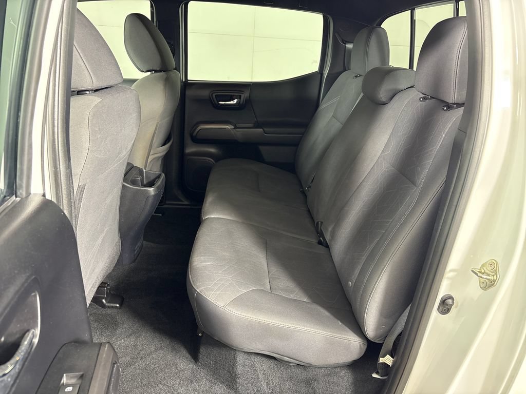 Used 2018 Toyota Tacoma TRD Off-Road w/ Technology Package AWD/4WD image 30