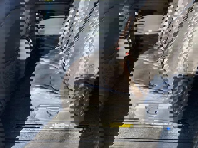 Used 2024 Kia Carnival EX image 13