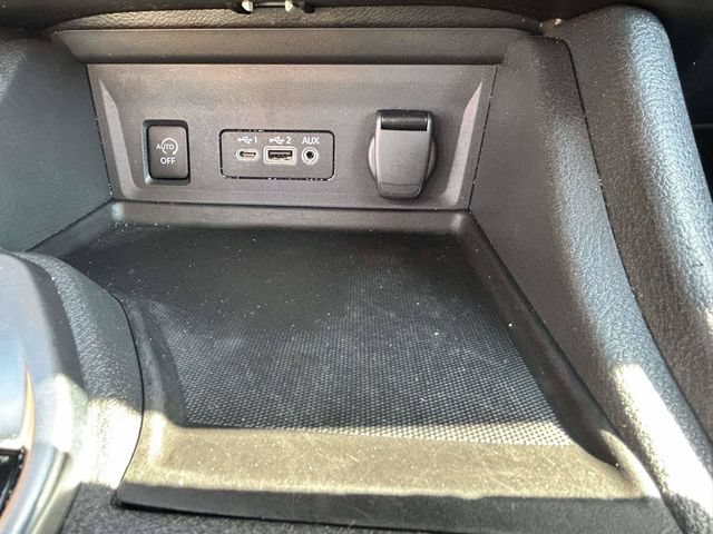 Used 2025 Nissan Sentra SV FWD image 14