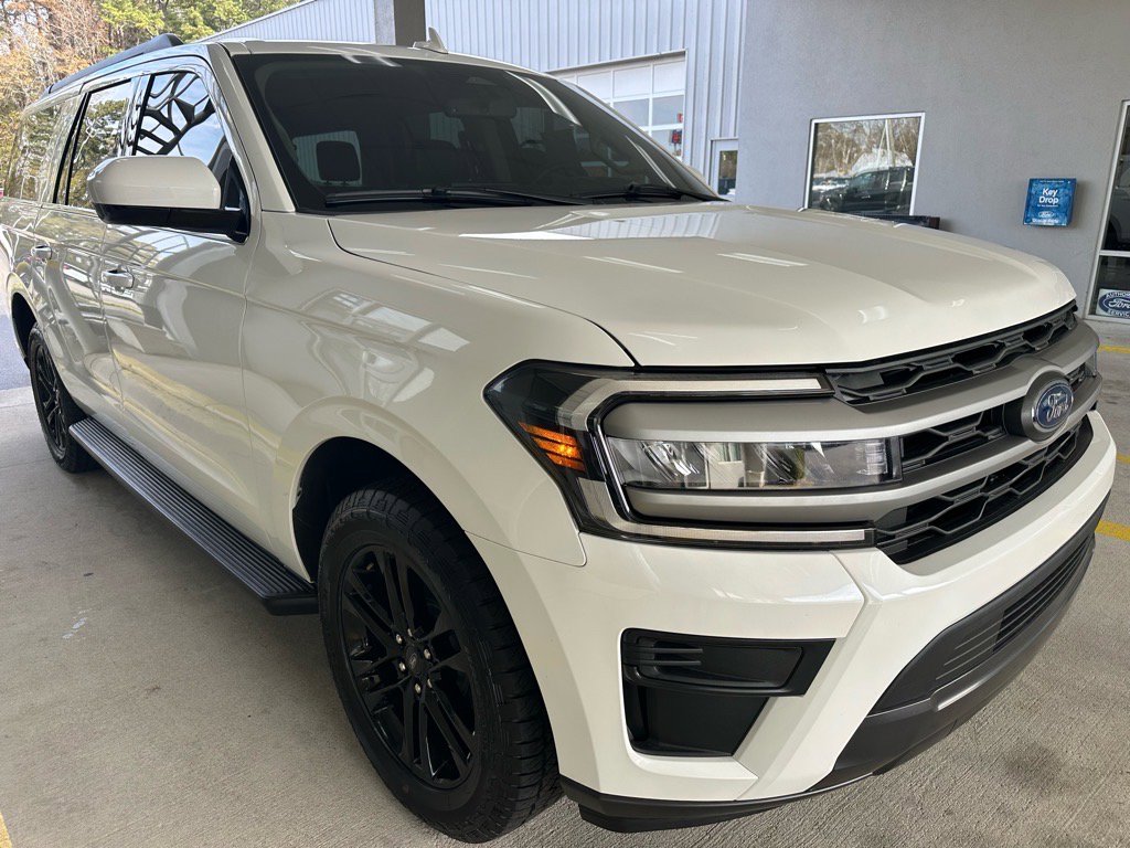 Certified 2024 Ford Expedition Max XLT image 9