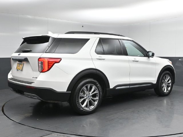 Certified 2024 Ford Explorer XLT w/ Equipment Group 202A AWD/4WD image 7