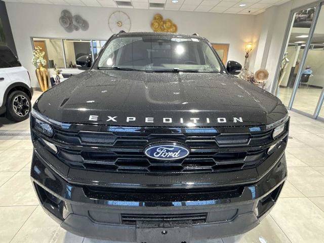 Certified 2025 Ford Expedition Active AWD/4WD image 8