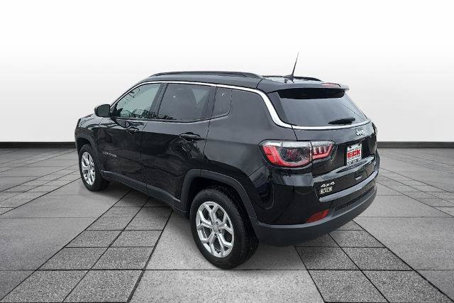 Used 2024 Jeep Compass Latitude AWD/4WD image 7