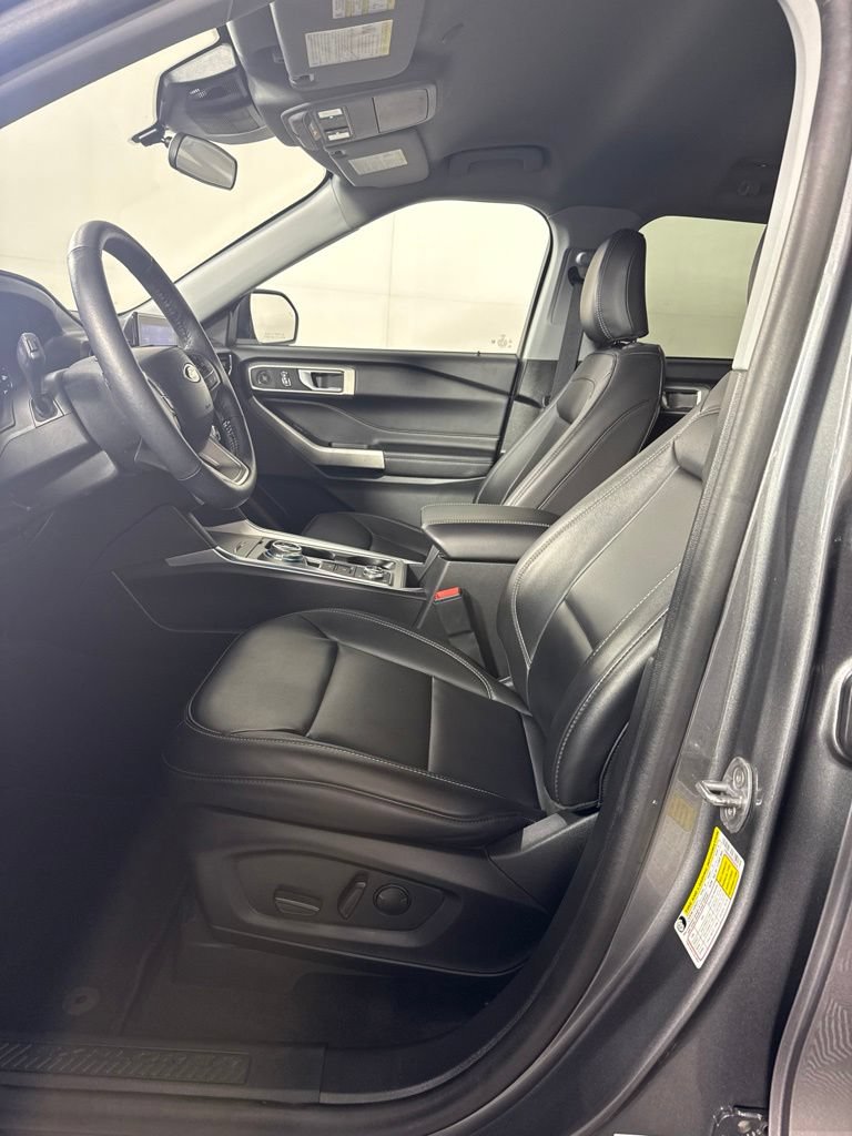 Certified 2024 Ford Explorer XLT w/ Equipment Group 202A AWD/4WD image 14