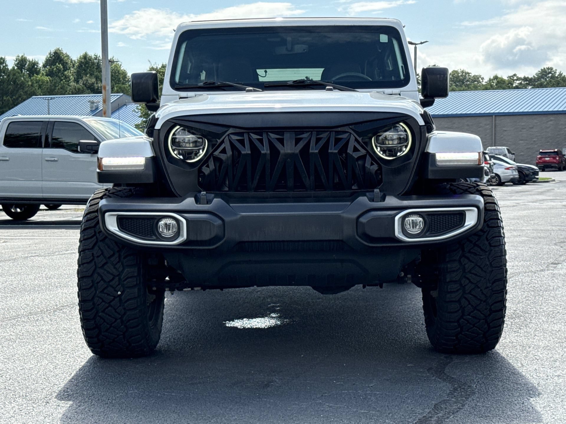 Used 2022 Jeep Wrangler Unlimited Sahara w/ LED Lighting Group AWD/4WD image 30