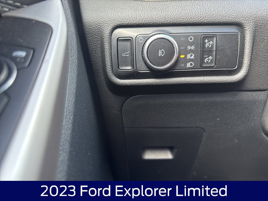 Certified 2023 Ford Explorer Limited AWD/4WD image 26