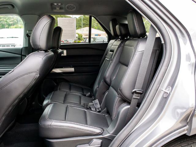 Certified 2024 Ford Explorer XLT w/ Equipment Group 202A AWD/4WD image 17