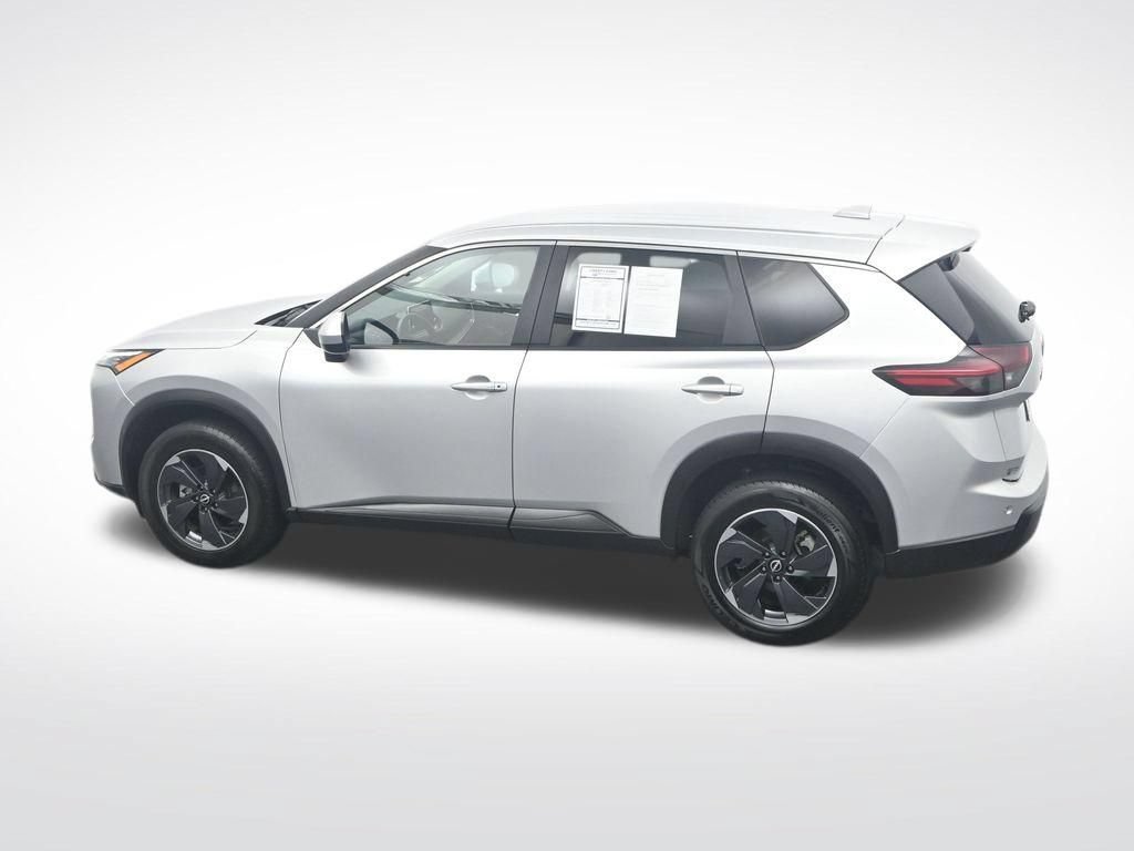 Used 2025 Nissan Rogue SV FWD image 38