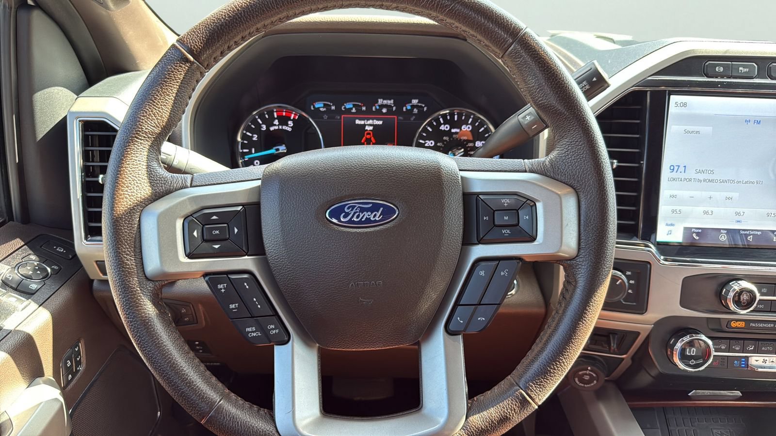 Certified 2022 Ford F350 King Ranch w/ King Ranch Ultimate Package AWD/4WD image 14