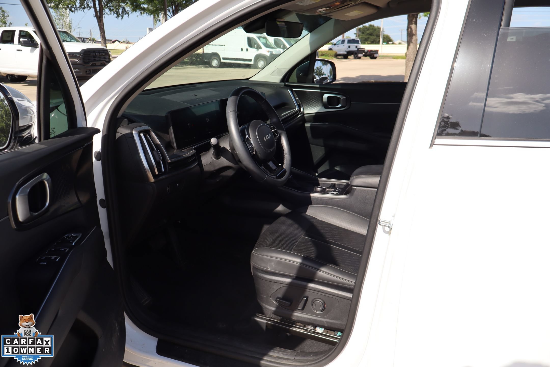 Used 2025 Kia Sorento S FWD image 25