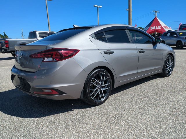 Used 2020 Hyundai Elantra Value Edition w/ Winter Weather Package FWD image 4