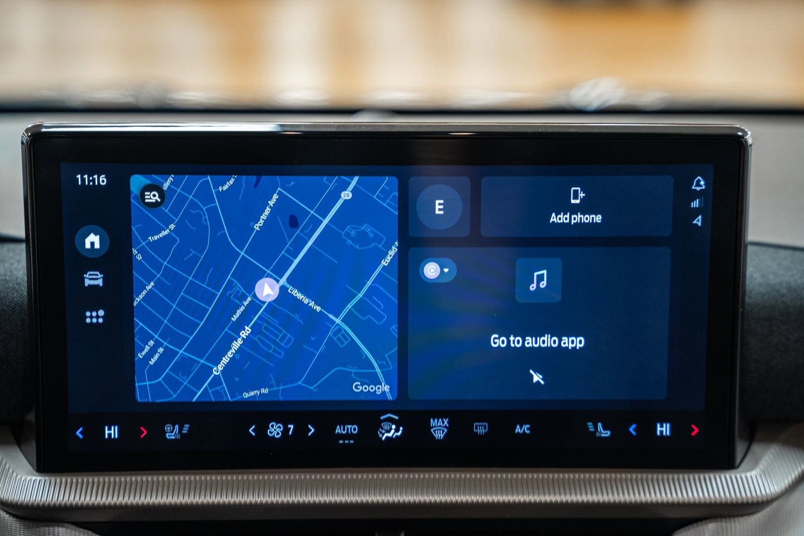 Certified 2025 Ford Explorer Active w/ Active Comfort Package image 28