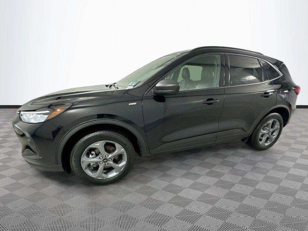 Certified 2025 Ford Escape ST-Line AWD/4WD image 4