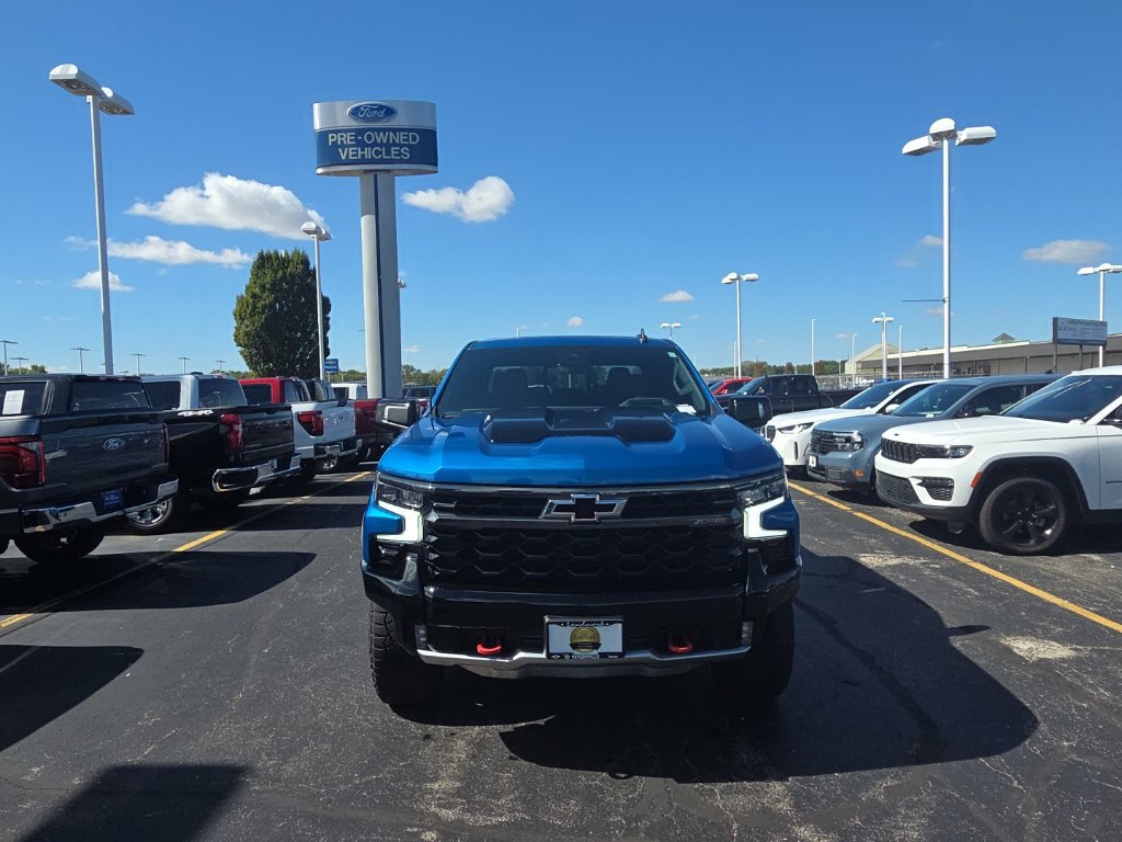 Used 2024 Chevrolet Silverado 1500 ZR2 w/ Technology Package AWD/4WD image 9
