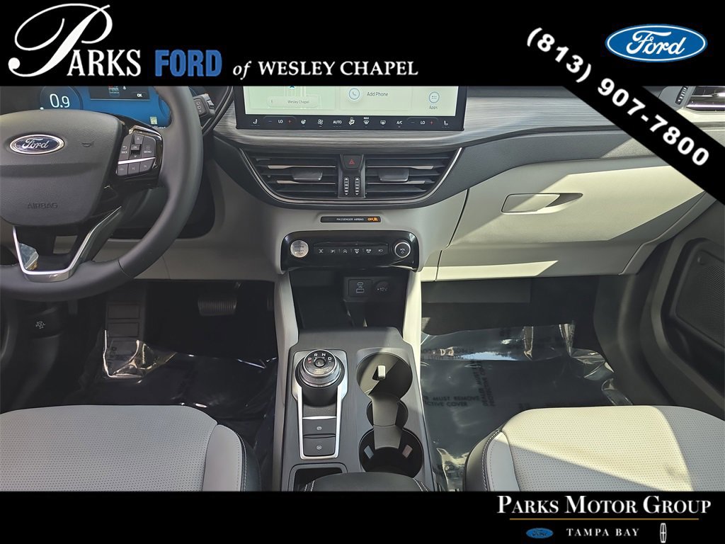 Certified 2023 Ford Escape Platinum w/ Class II Trailer Tow Package image 14