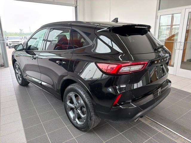 Certified 2024 Ford Escape ST-Line w/ Tech Pack #1 AWD/4WD image 3