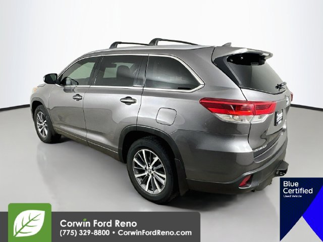 Used 2017 Toyota Highlander XLE AWD/4WD image 6