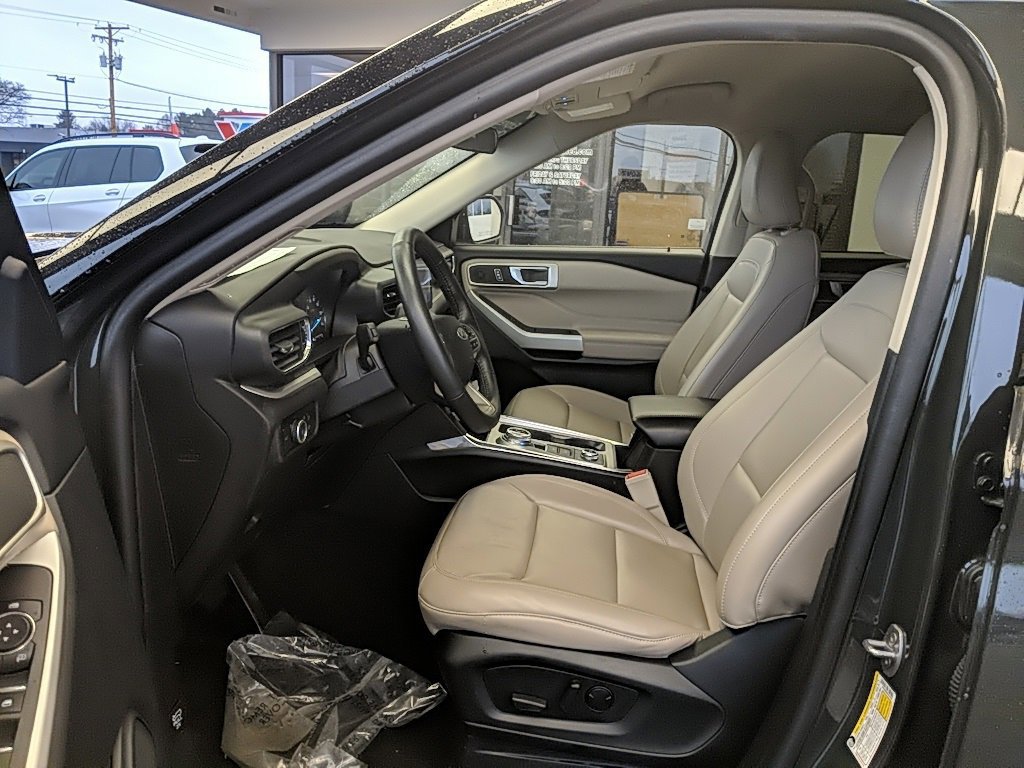 Certified 2023 Ford Explorer XLT w/ Equipment Group 202A image 14