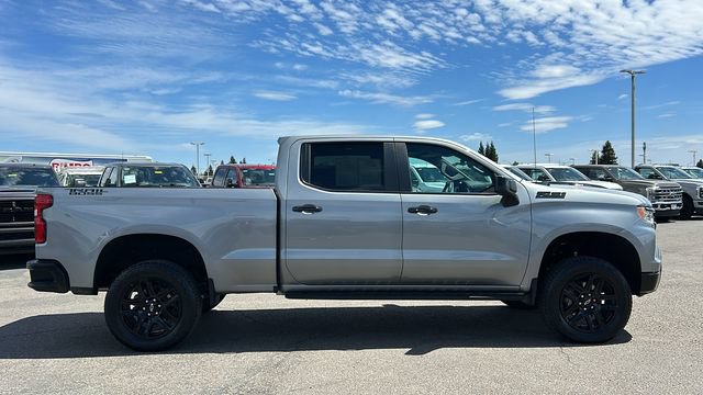 Used 2025 Chevrolet Silverado 1500 LT Trail Boss w/ Convenience Package II AWD/4WD image 2