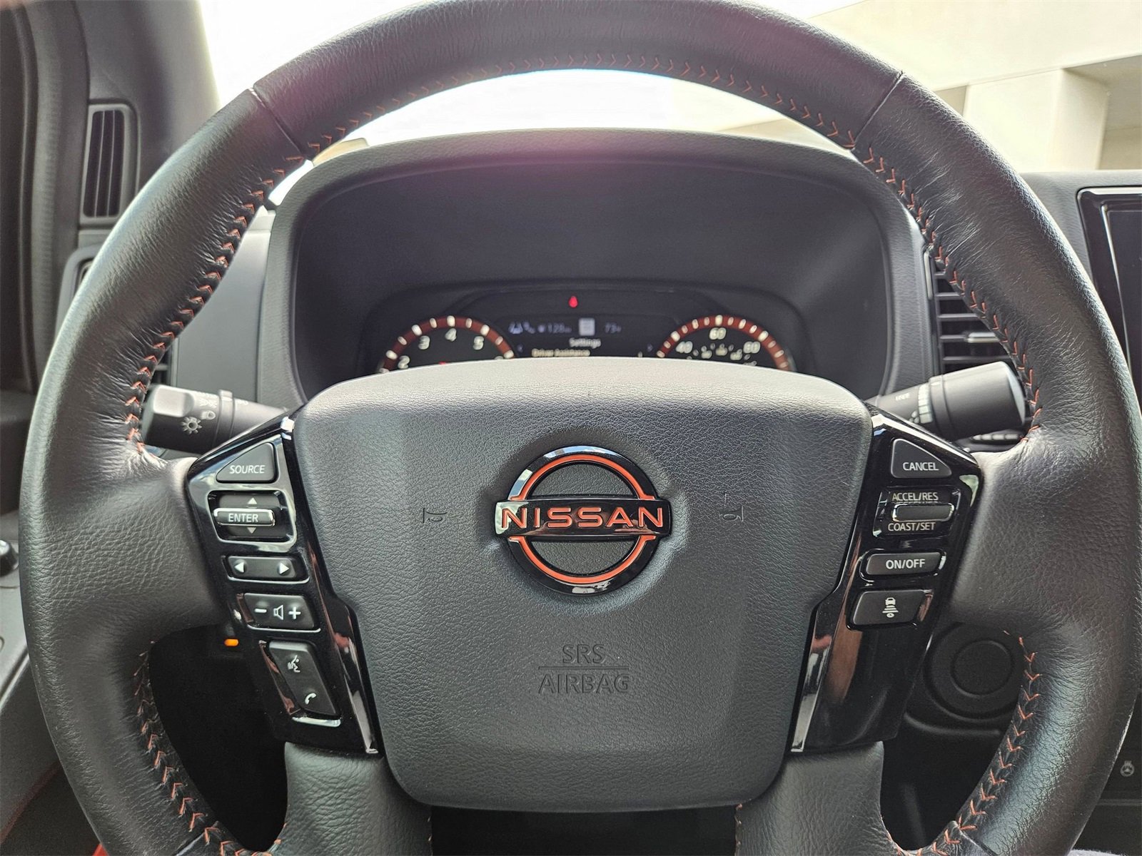 Used 2024 Nissan Frontier Pro-X w/ Pro Convenience Package image 22